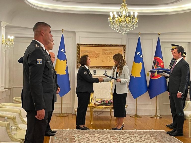 Haxhiu dekreton gjeneralët e rinj të FSK-së, i pranishëm edhe Kurti!