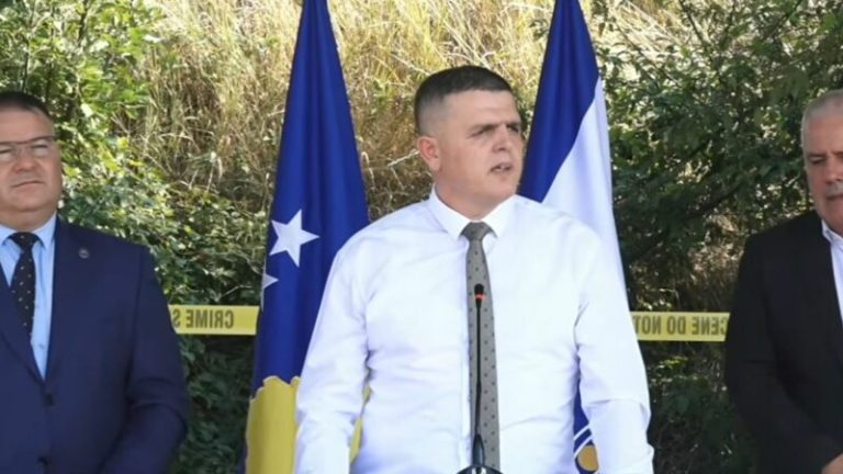 Spahiu: Ushtria jugosllave s’u çarmatos, armatimi i tyre mbeti në posedim edhe pas luftës