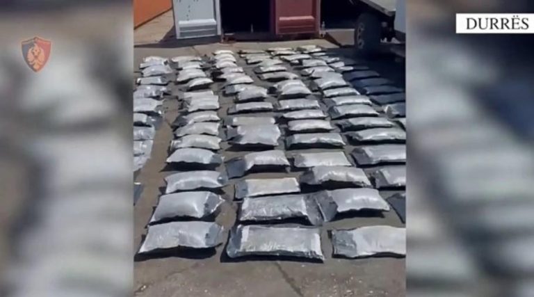Tre kosovarë arrestohen në Durrës, kapen 80 kilogramë kanabis me vlerë rreth 1 milion euro