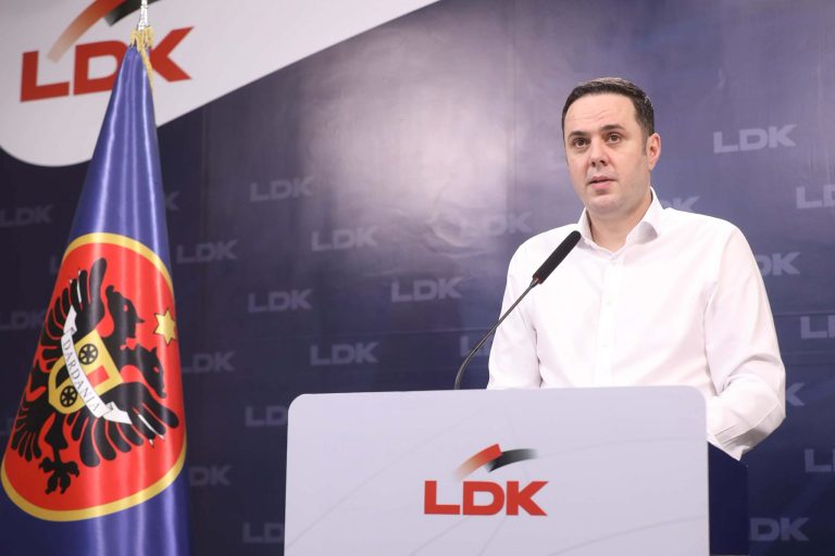 LDK-ja heq dorë nga çdo kërkesë: Le t’i mbajë Vetëvendosje të gjitha