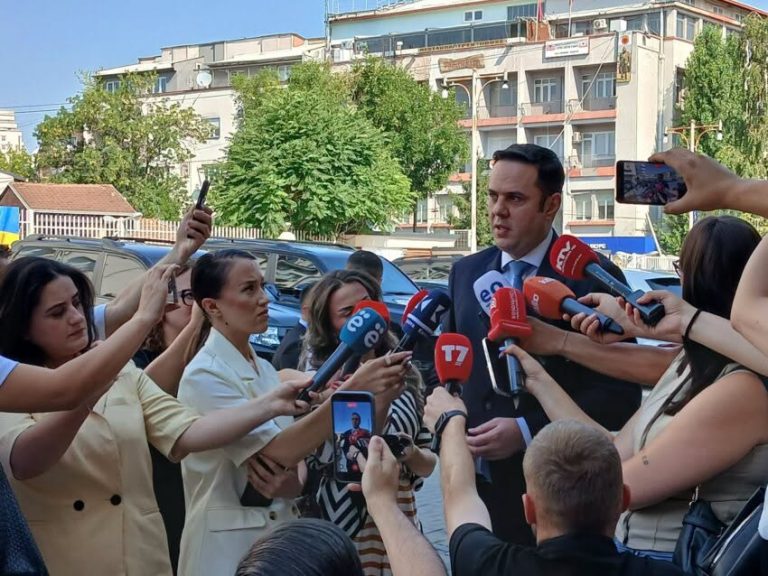 Abdixhiku deklarohet para seancës konstituive: Kemi afrim e me VV’në, por dallime në çështjen kryesore
