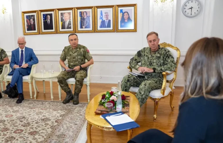 Wikoff: KFOR-i s’ka mandat për të përcaktuar nëse ura mbi Ibër hapet, vendimi u takon BE-së dhe Kosovës
