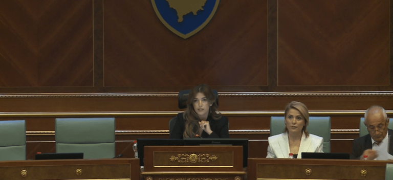 Haxhiu-Simiqit: Popull serb ka vetëm në Serbi, tërhiqeni deklaratën në kundërshtim me Kushtetutën e Kosovës