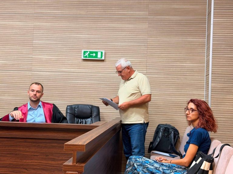 Xhelal Sveçla dënohet me 1 vit burgim me kusht për gazin lotsjellës në Kuvend